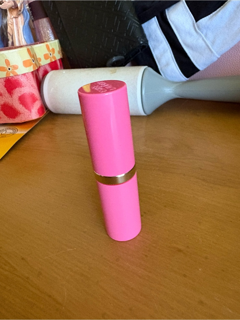 Estee Lauder Bright Pink Lipstick Tube with Gold Band